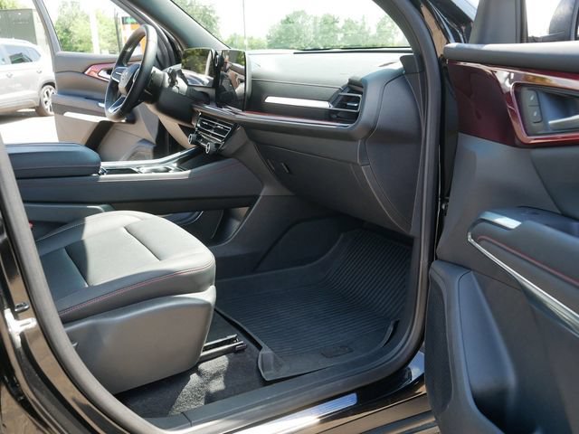 Used 2025 Chevrolet Traverse Z71 w/ Driver Confidence Package AWD/4WD image 21