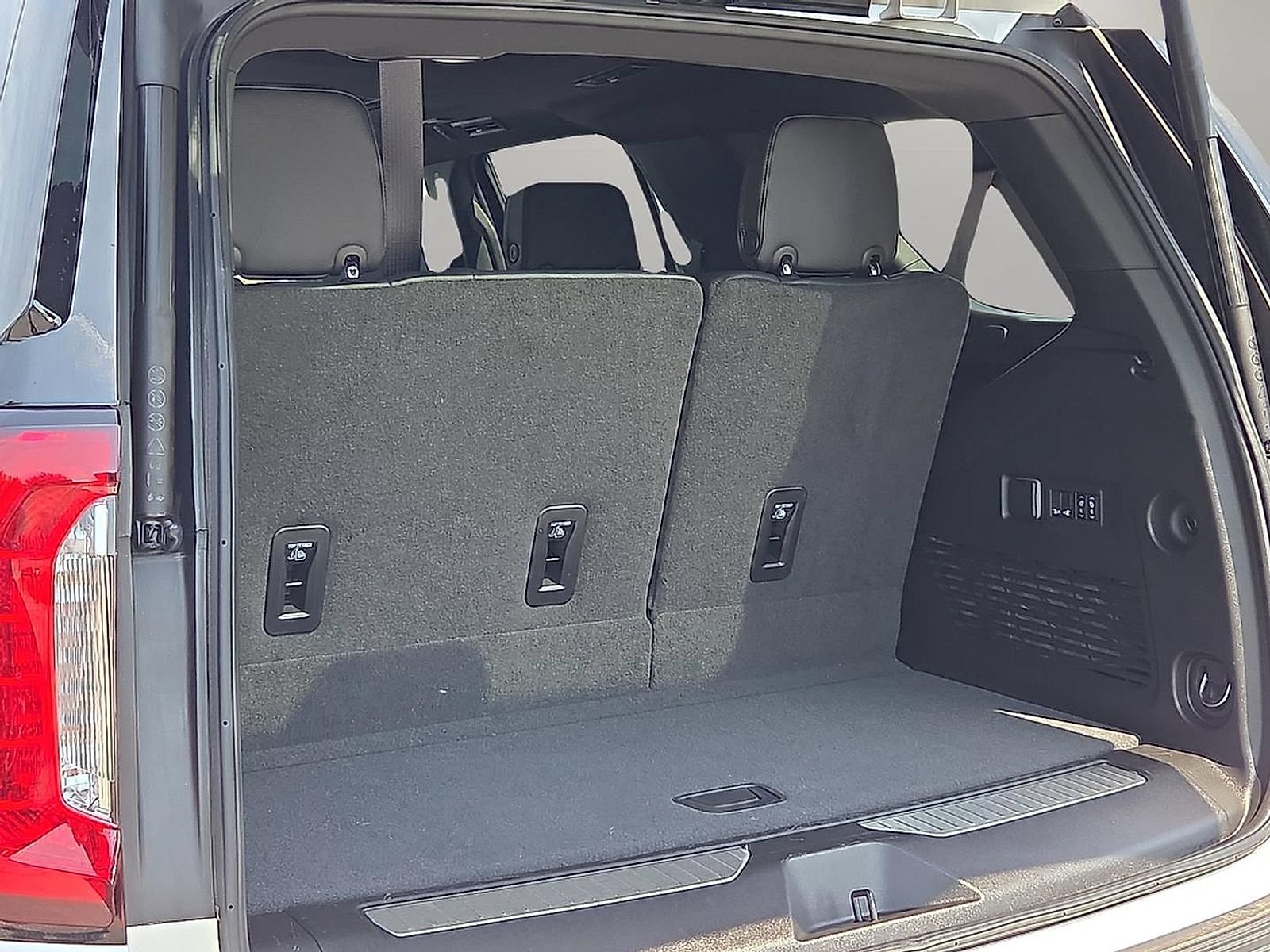 Certified 2024 GMC Yukon Denali AWD/4WD image 18