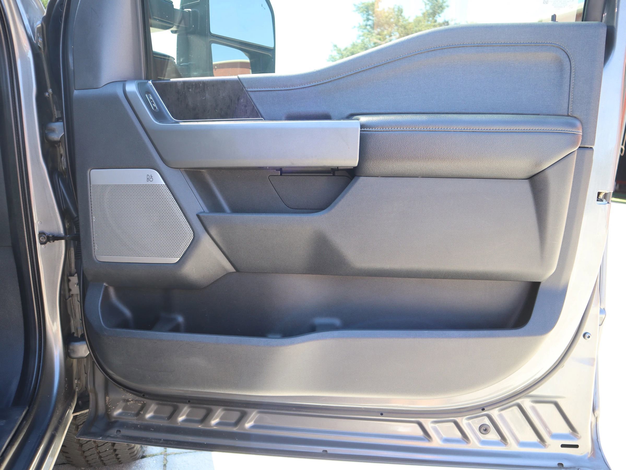 Used 2024 Ford F250 Lariat w/ Lariat Ultimate Package image 31