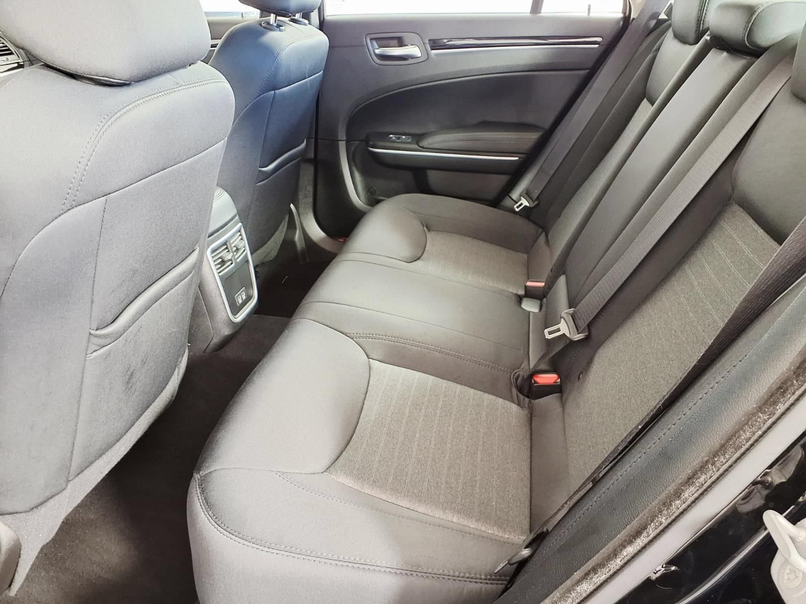 Used 2023 Chrysler 300 Touring RWD image 8