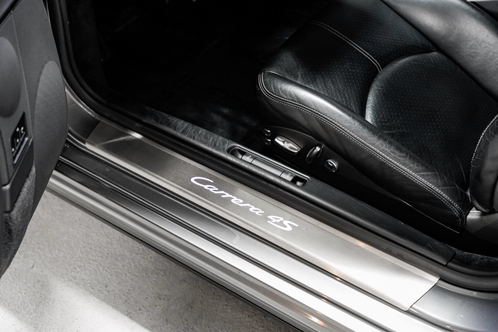 Used 2009 Porsche 911 Carrera 4S AWD/4WD image 21
