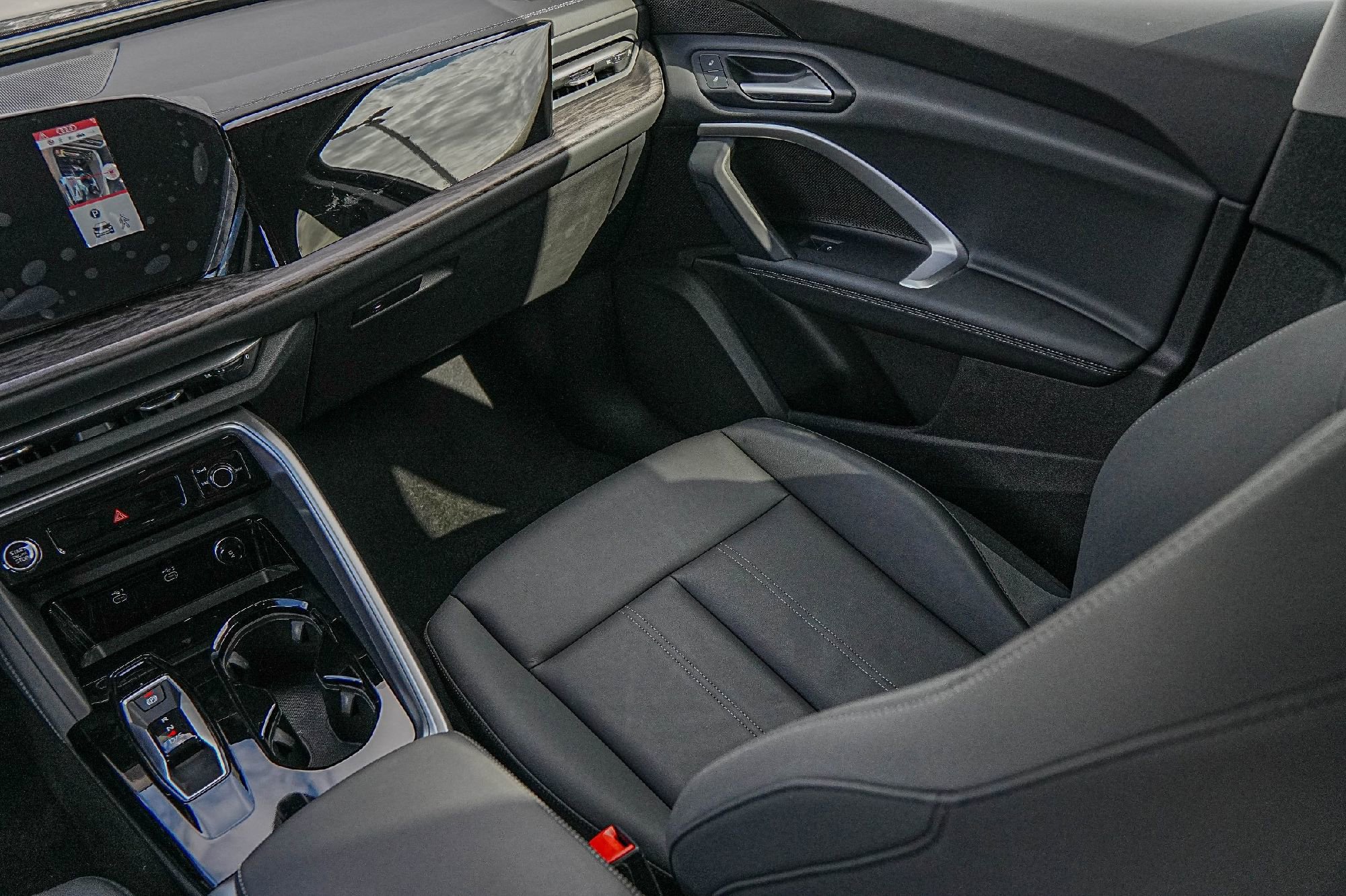 Certified 2025 Audi Q5 Premium w/ Convenience Package image 26