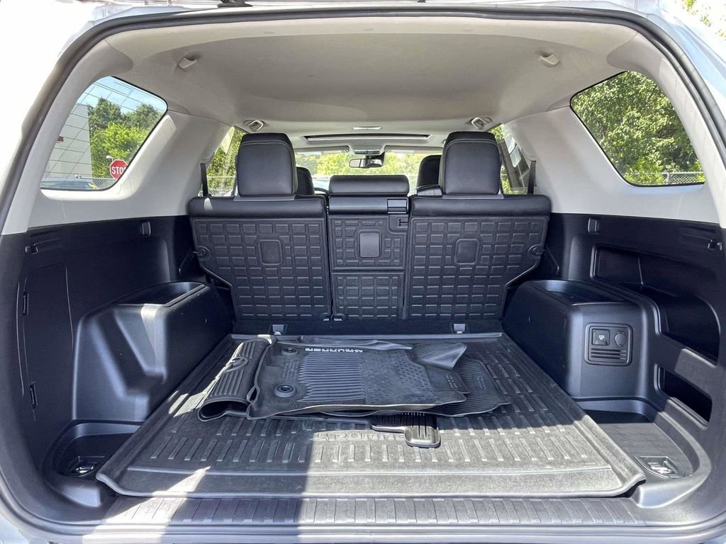 Used 2020 Toyota 4Runner SR5 Premium w/ Moonroof Package AWD/4WD image 11