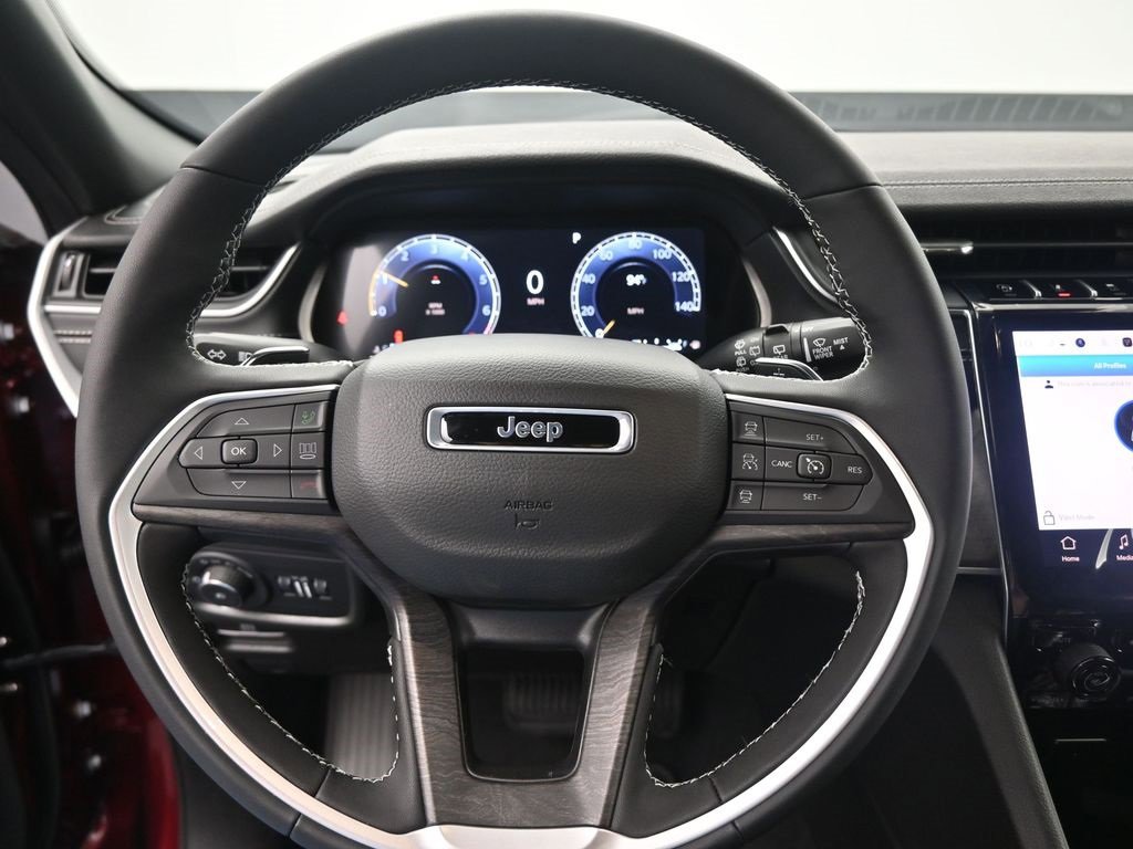 New 2025 Jeep Grand Cherokee L Limited w/ Black Appearance Package image 28