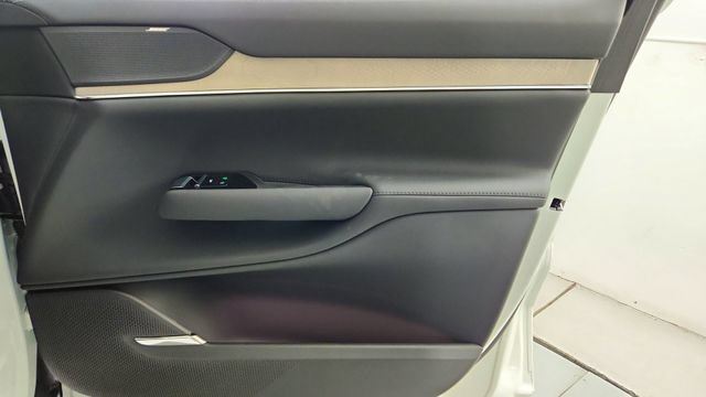 New 2026 Volvo EX90 Plus AWD/4WD image 39