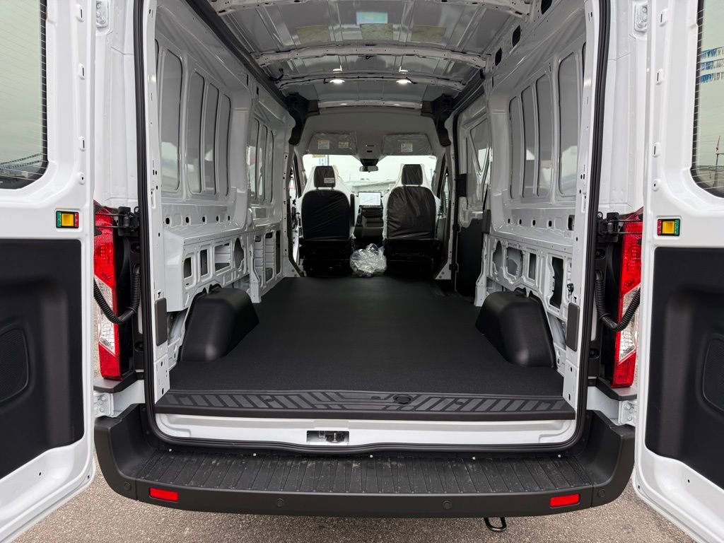 New 2026 Ford Transit 150 148 Medium Roof RWD image 25