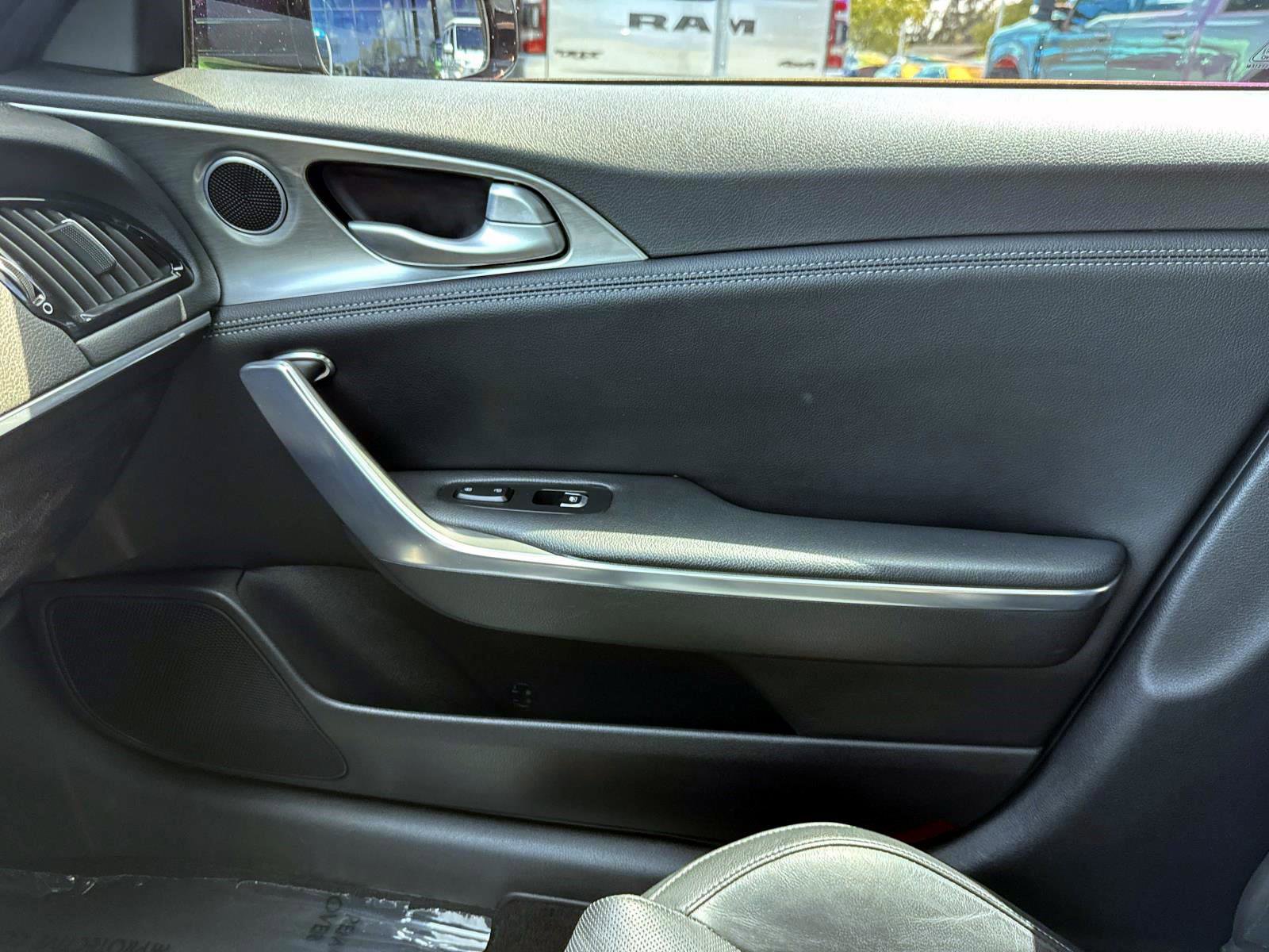 Used 2022 Kia Stinger GT1 RWD image 23