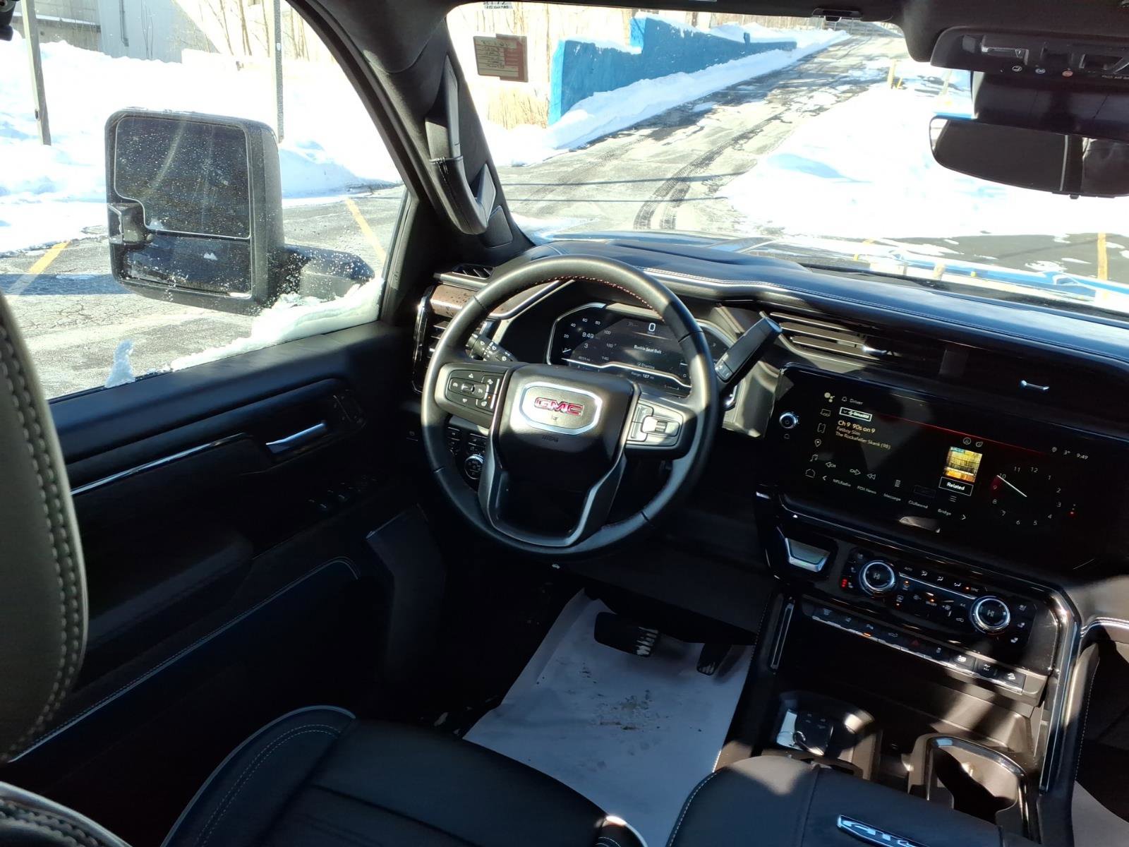 Used 2025 GMC Sierra 2500 AT4X image 16