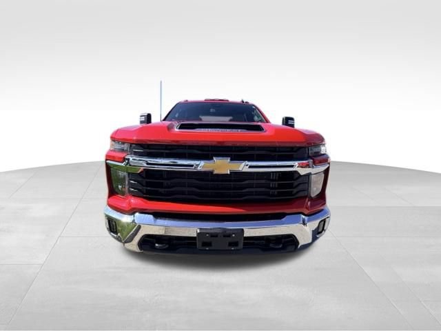 Used 2026 Chevrolet Silverado 2500 LT AWD/4WD image 3