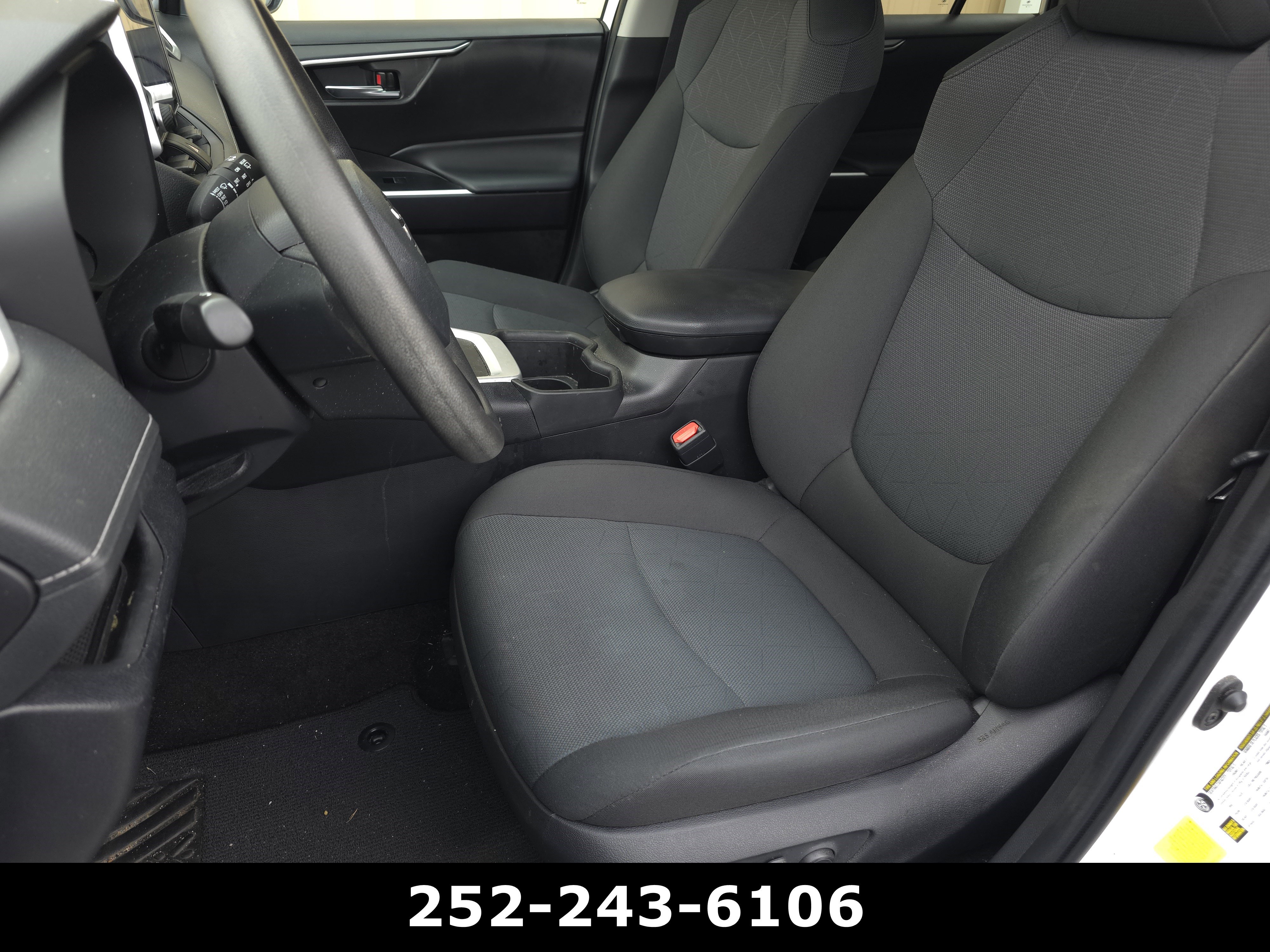 Used 2024 Toyota RAV4 XLE w/ Convenience Package image 10