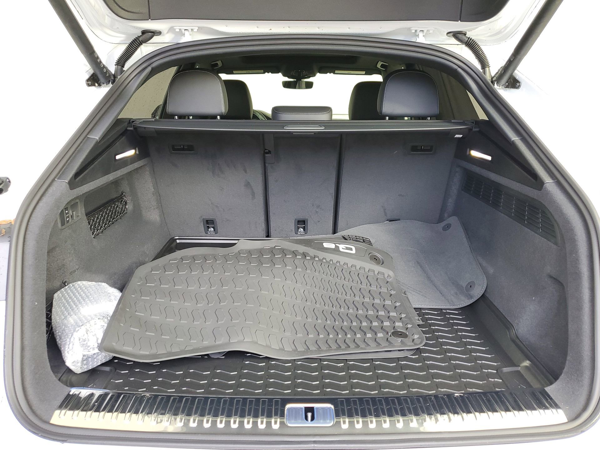 New 2026 Audi Q8 Premium Plus image 17