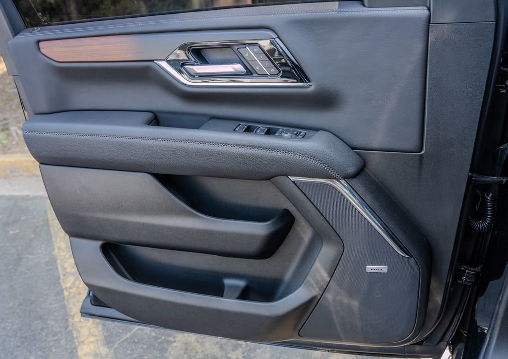 Used 2026 GMC Yukon XL Denali w/ Sun & Power Step Package image 16