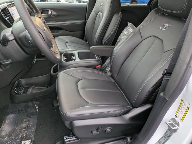 New 2026 Chrysler Pacifica Select w/ S Appearance Package FWD image 10