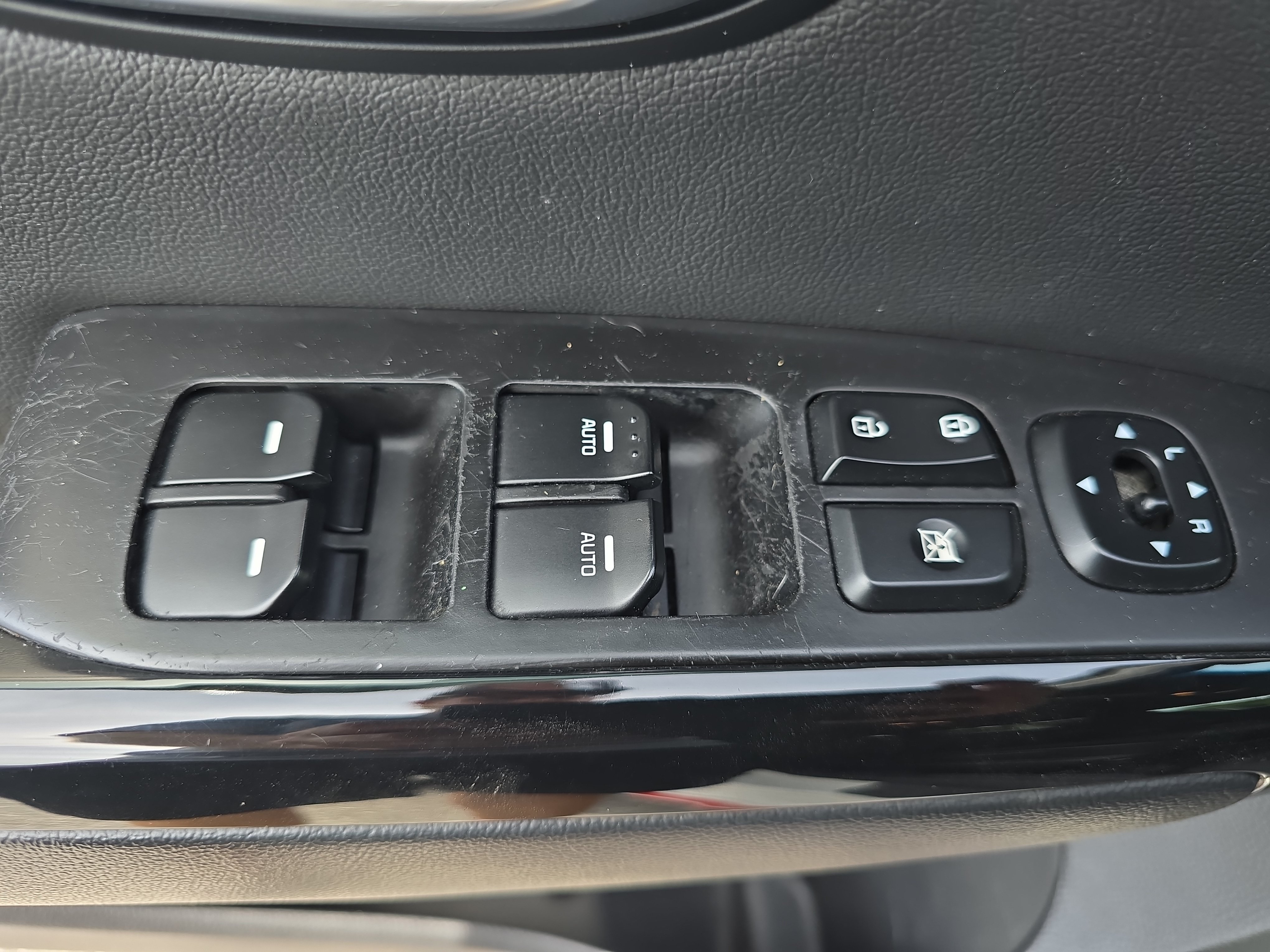 Used 2014 Kia Soul + FWD image 28