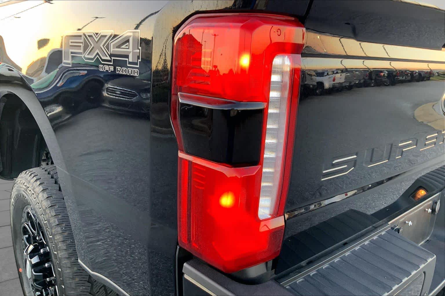 Used 2024 Ford F250 Lariat w/ Lariat Ultimate Package AWD/4WD image 27