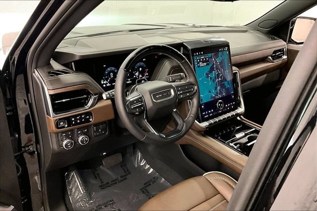 Used 2025 GMC Yukon XL Denali Ultimate AWD/4WD image 16