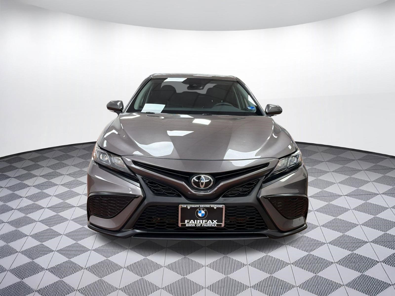 Used 2024 Toyota Camry SE AWD/4WD image 6