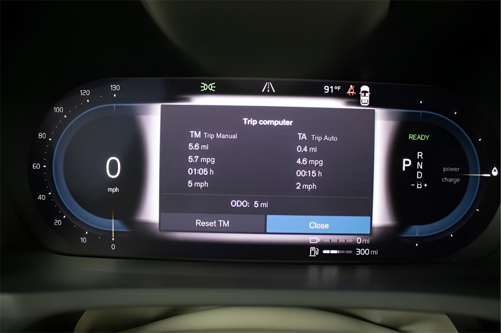 Certified 2025 Volvo XC90 T8 Plus w/ Protection Package Premier image 19