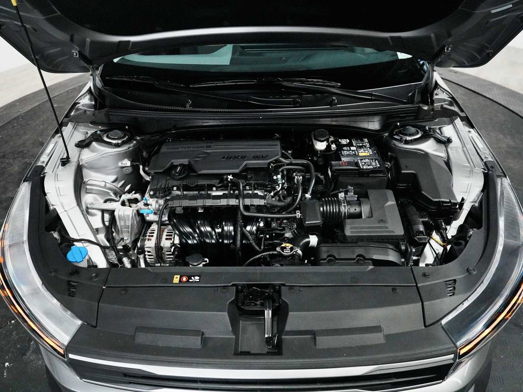 Used 2025 Kia K4 LXS image 37