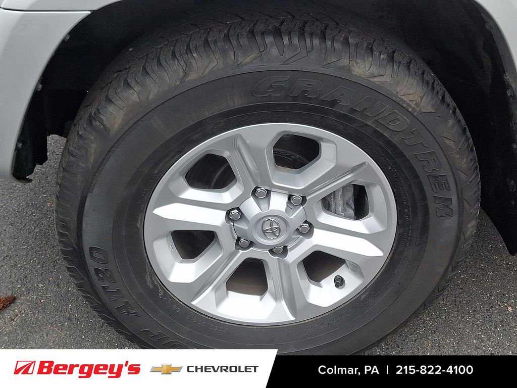 Used 2024 Toyota 4Runner SR5 RWD image 10