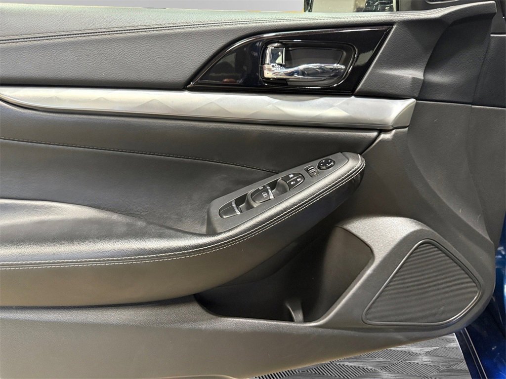 Used 2023 Nissan Maxima SL image 23