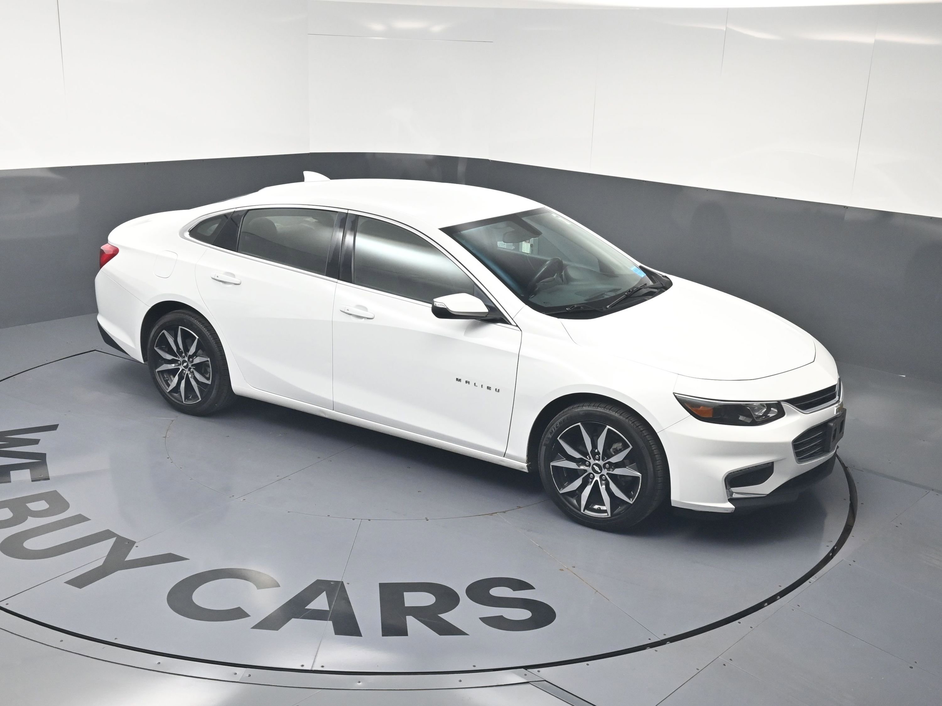 Used 2017 Chevrolet Malibu LT w/ Leather Package FWD image 23