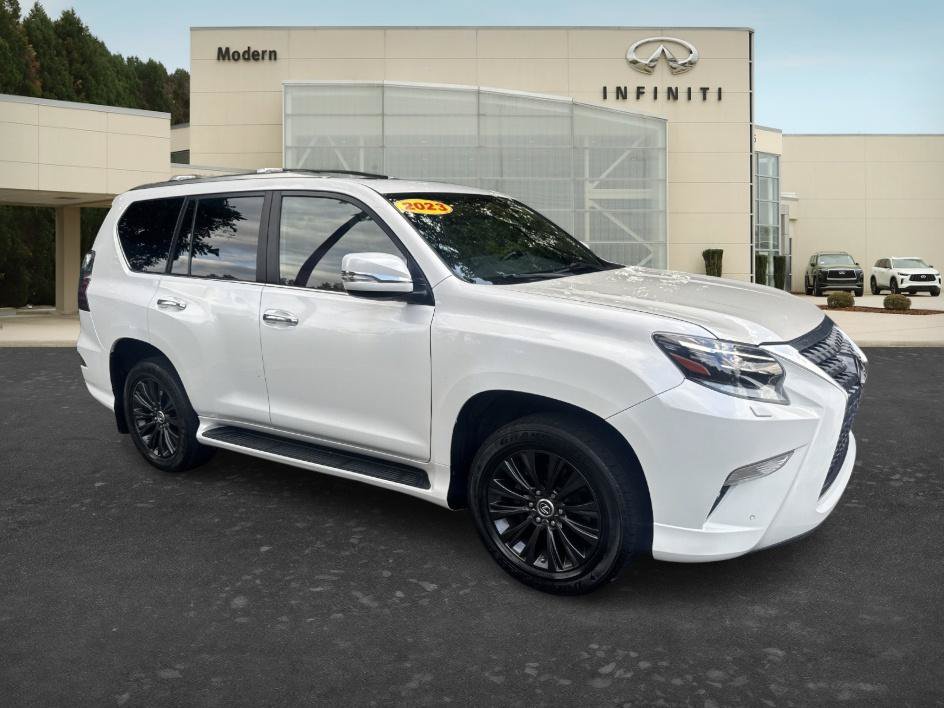 Used 2023 Lexus GX 460 Luxury w/ Sport Design Package AWD/4WD image 3