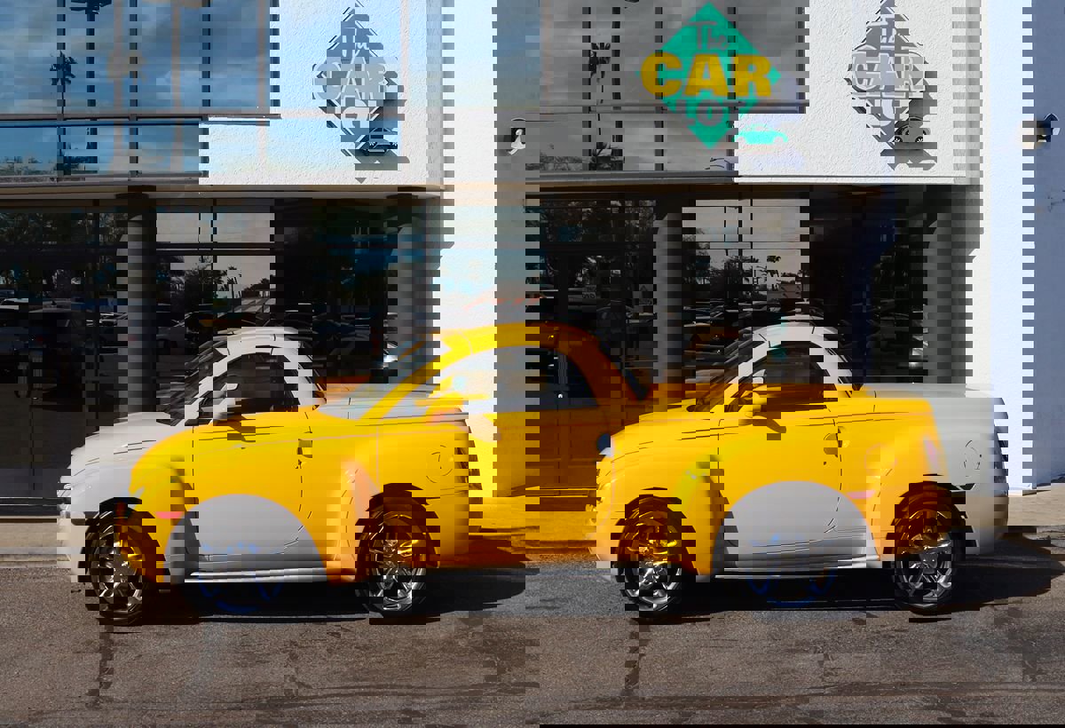 Used 2005 Chevrolet SSR w/ Preferred Equipment Group image 8