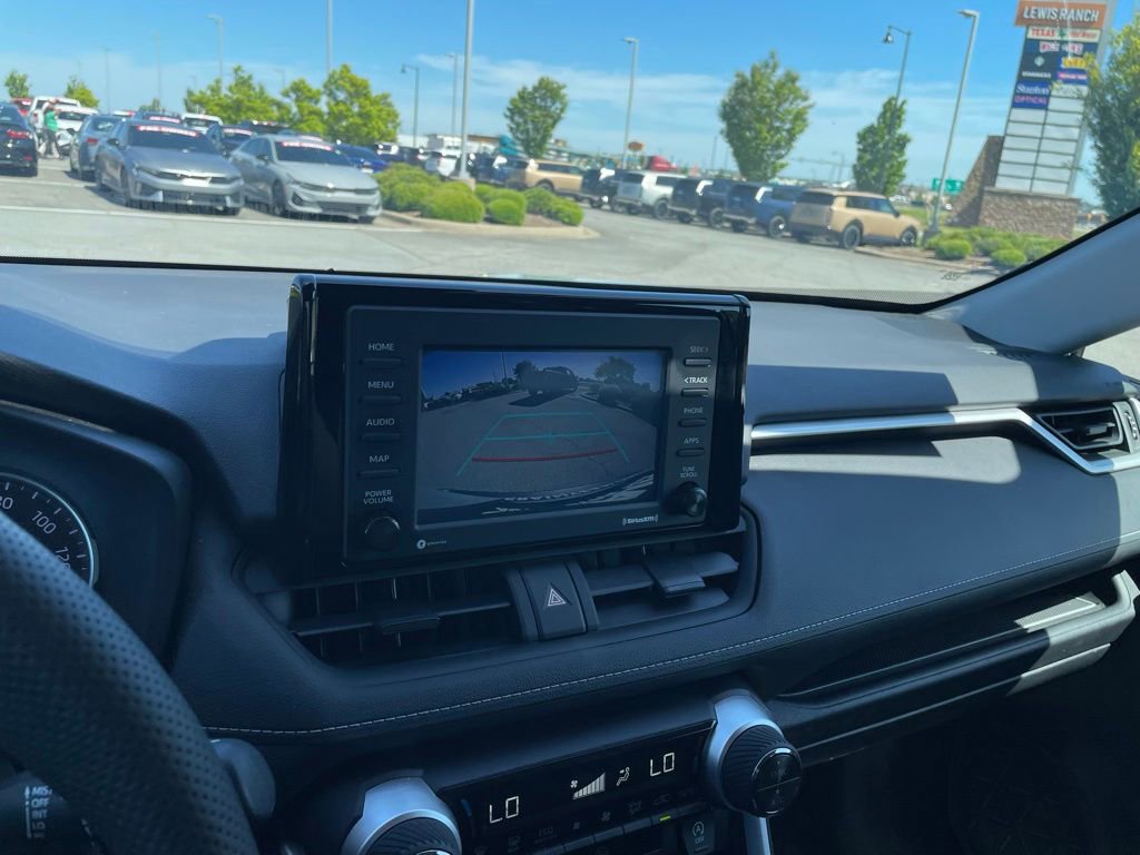 Used 2022 Toyota RAV4 XLE w/ Convenience Package FWD image 16
