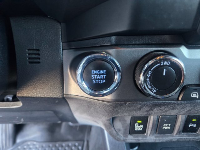 Certified 2020 Toyota Tacoma TRD Off-Road w/ TRD Premium Off Road Package AWD/4WD image 21