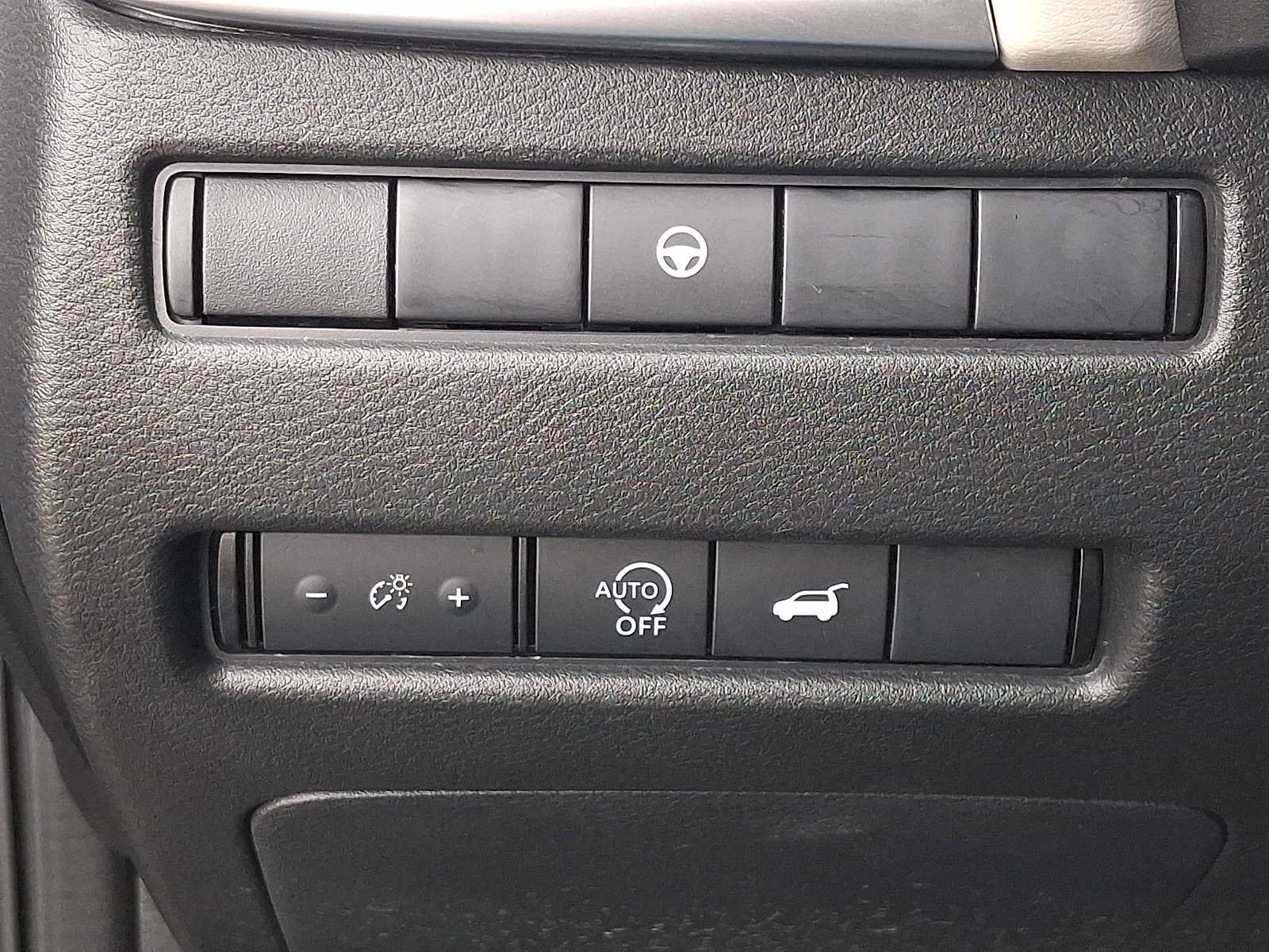 Used 2025 Nissan Rogue SV AWD/4WD image 26