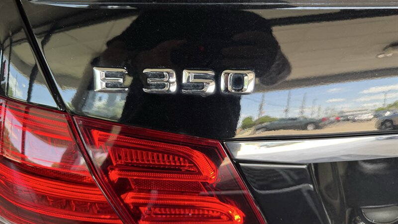 Used 2015 Mercedes-Benz E 350 4MATIC Sedan image 35
