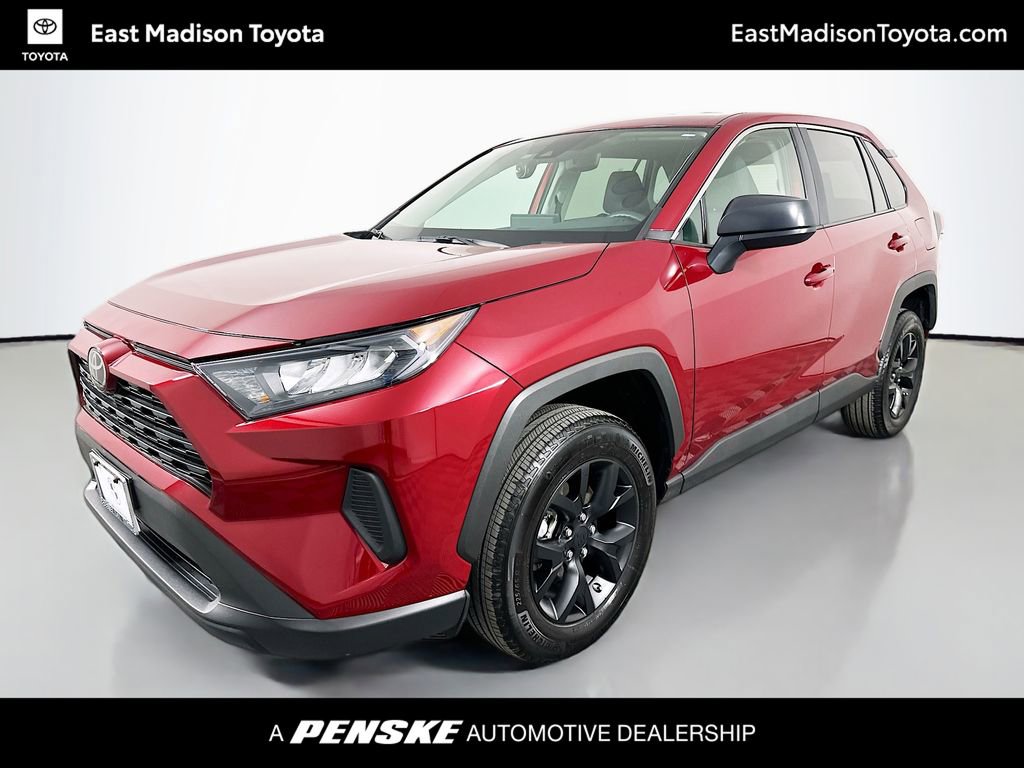 Used 2022 Toyota RAV4 LE image 1