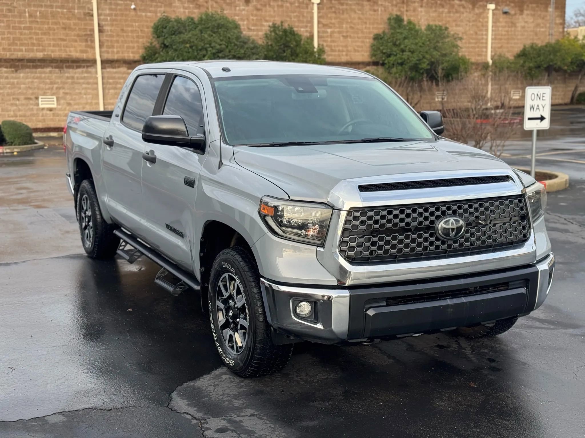 Used 2019 Toyota Tundra SR5 w/ TRD Off Road Package image 8