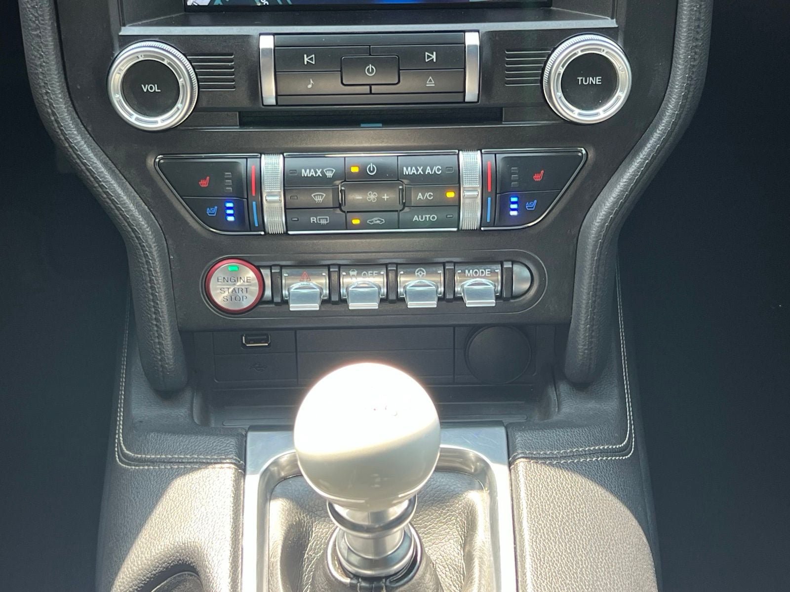 Used 2022 Ford Mustang GT Premium w/ Equipment Group 401A RWD image 30