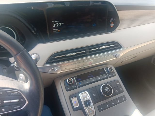 Used 2022 Hyundai Palisade Calligraphy w/ Winter Package FWD image 3