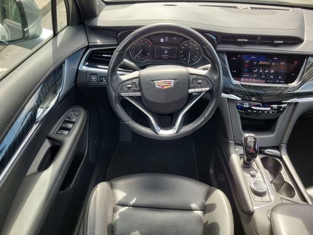Used 2024 Cadillac XT6 Premium Luxury FWD image 9
