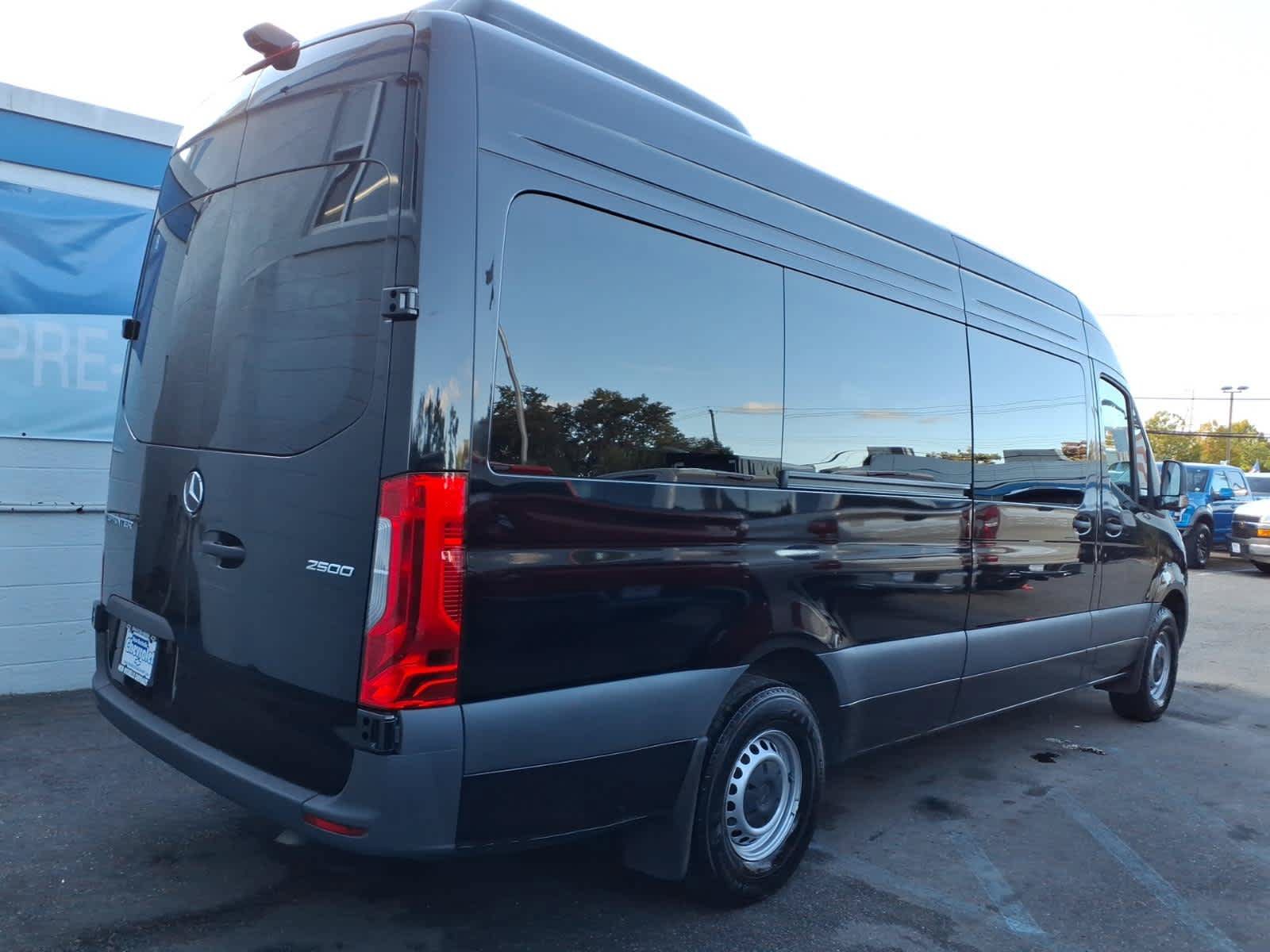 Used 2025 Mercedes-Benz Sprinter 2500 image 5