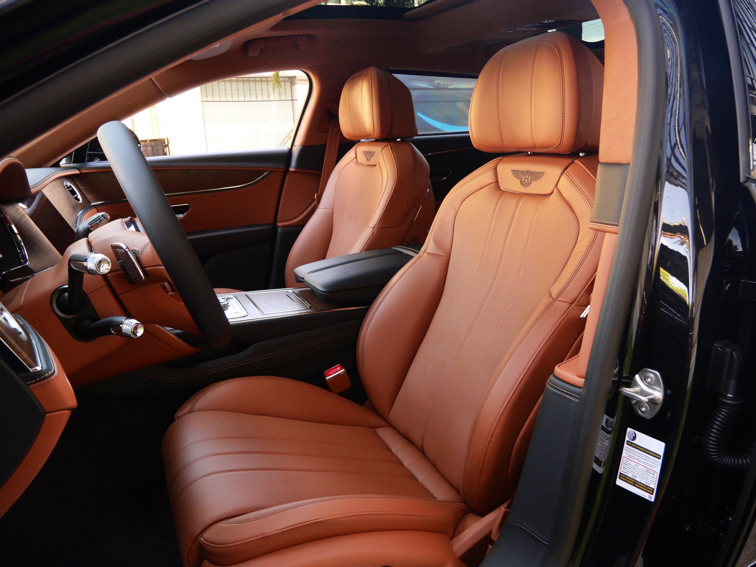 New 2026 Bentley Flying Spur V8 AWD/4WD image 18