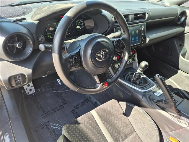 Used 2022 Toyota GR86 Premium RWD image 10