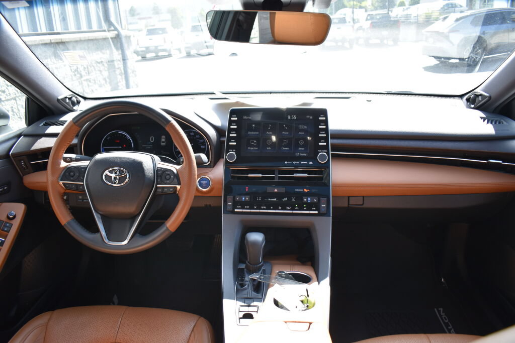Certified 2019 Toyota Avalon Limited w/ Advanced Safety Package FWD image 26