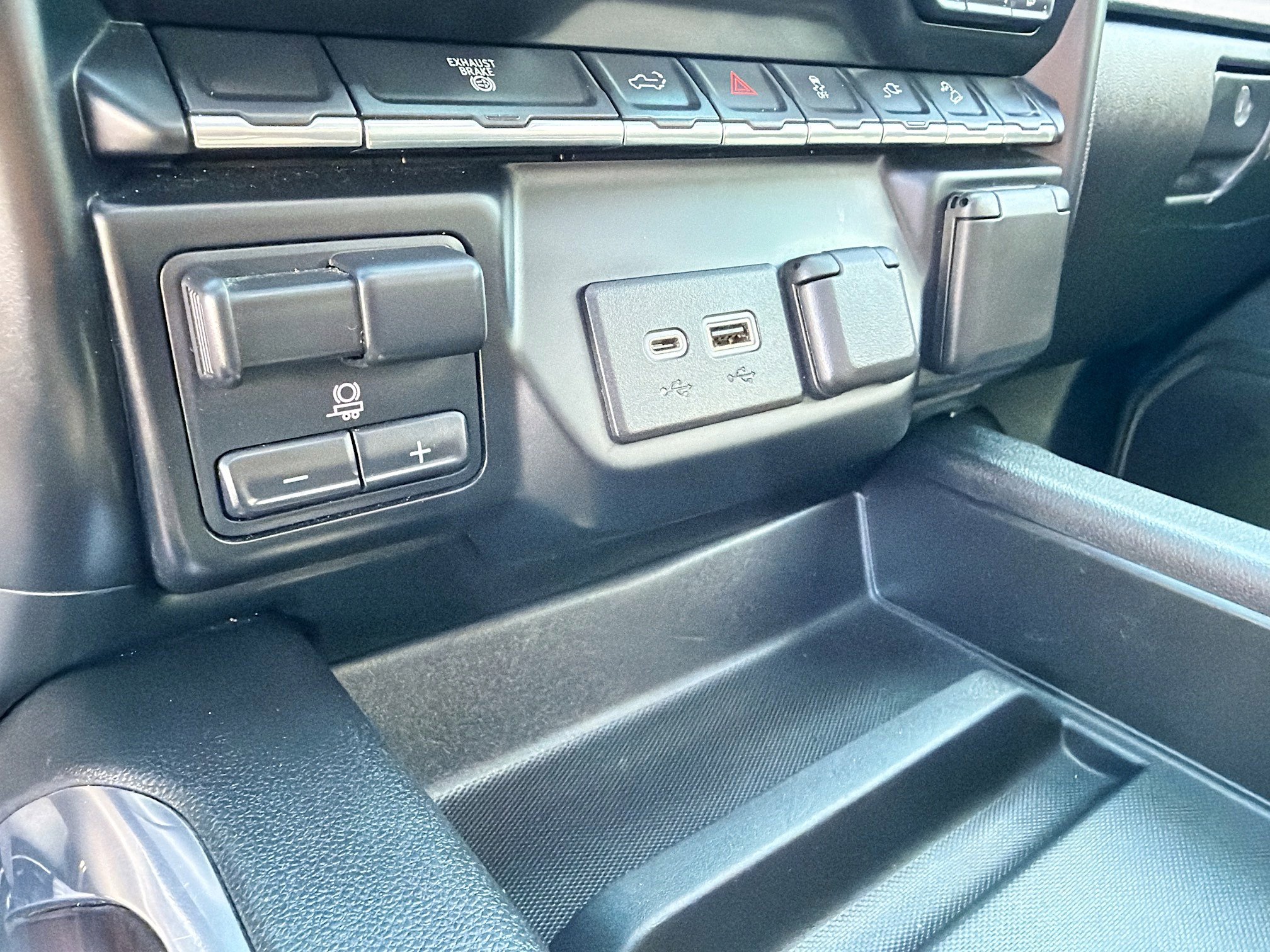 Used 2022 GMC Sierra 2500 SLT image 29