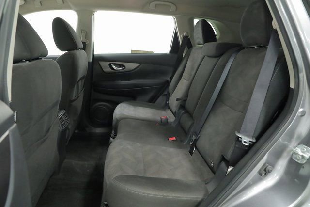 Used 2016 Nissan Rogue SV image 28