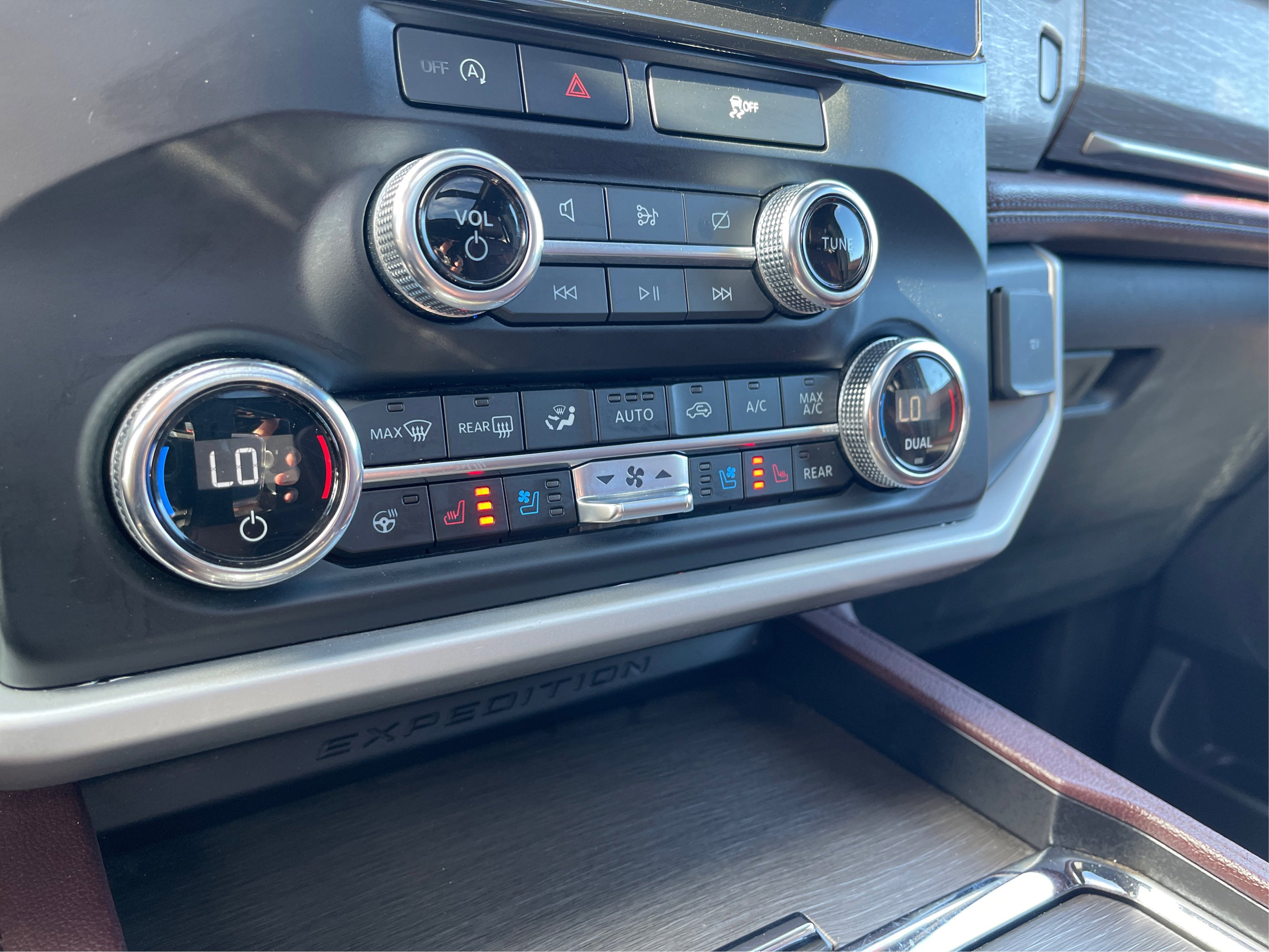 Used 2023 Ford Expedition Max Limited image 30