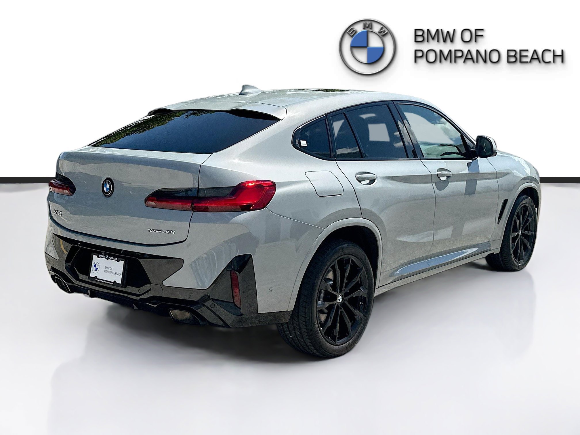 Used 2024 BMW X4 xDrive30i w/ Premium Package AWD/4WD image 7