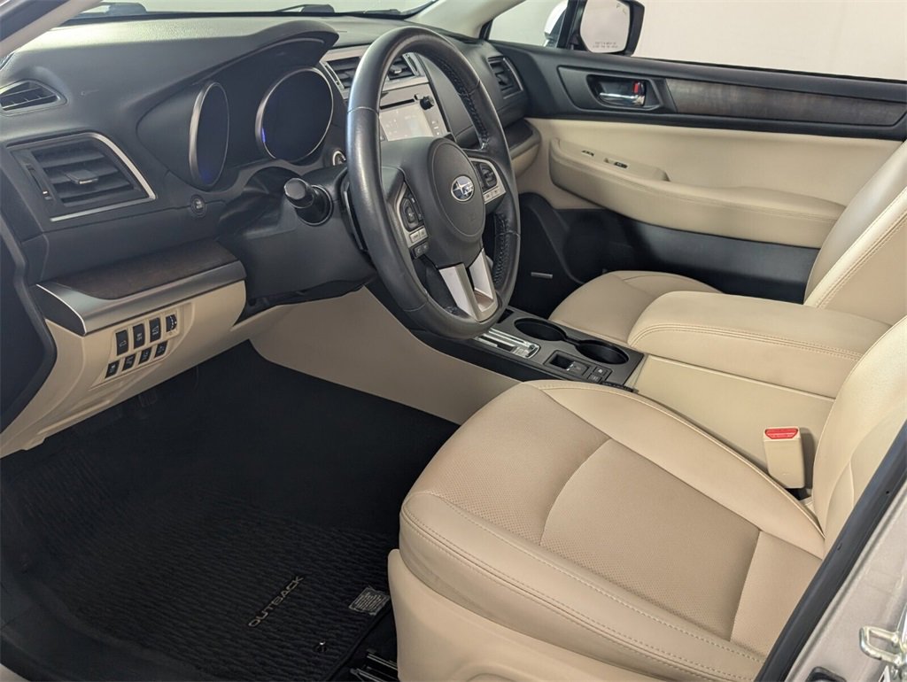 Used 2017 Subaru Outback 2.5i Limited image 6