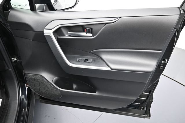 Used 2023 Toyota RAV4 XLE AWD/4WD image 31