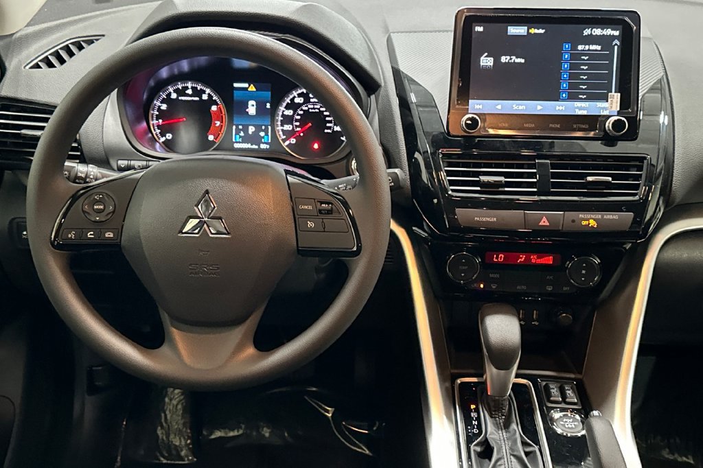 New 2026 Mitsubishi Eclipse Cross LE AWD/4WD image 15