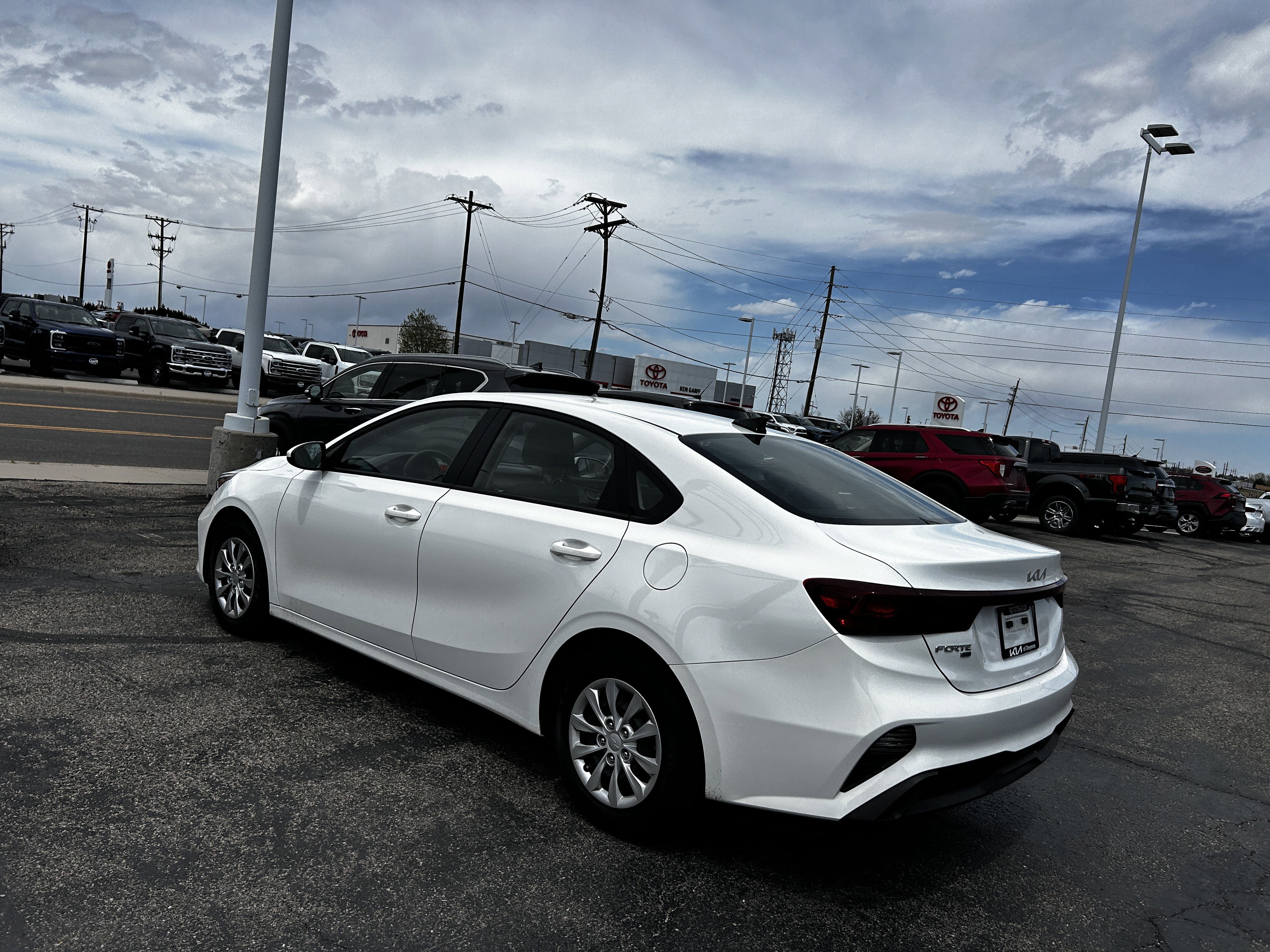 Used 2024 Kia Forte LX FWD image 3