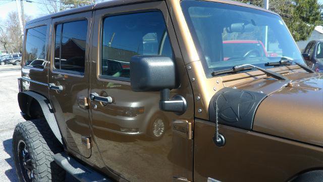 Used 2011 Jeep Wrangler Unlimited 70th Anniversary w/ Dual Top Group image 10